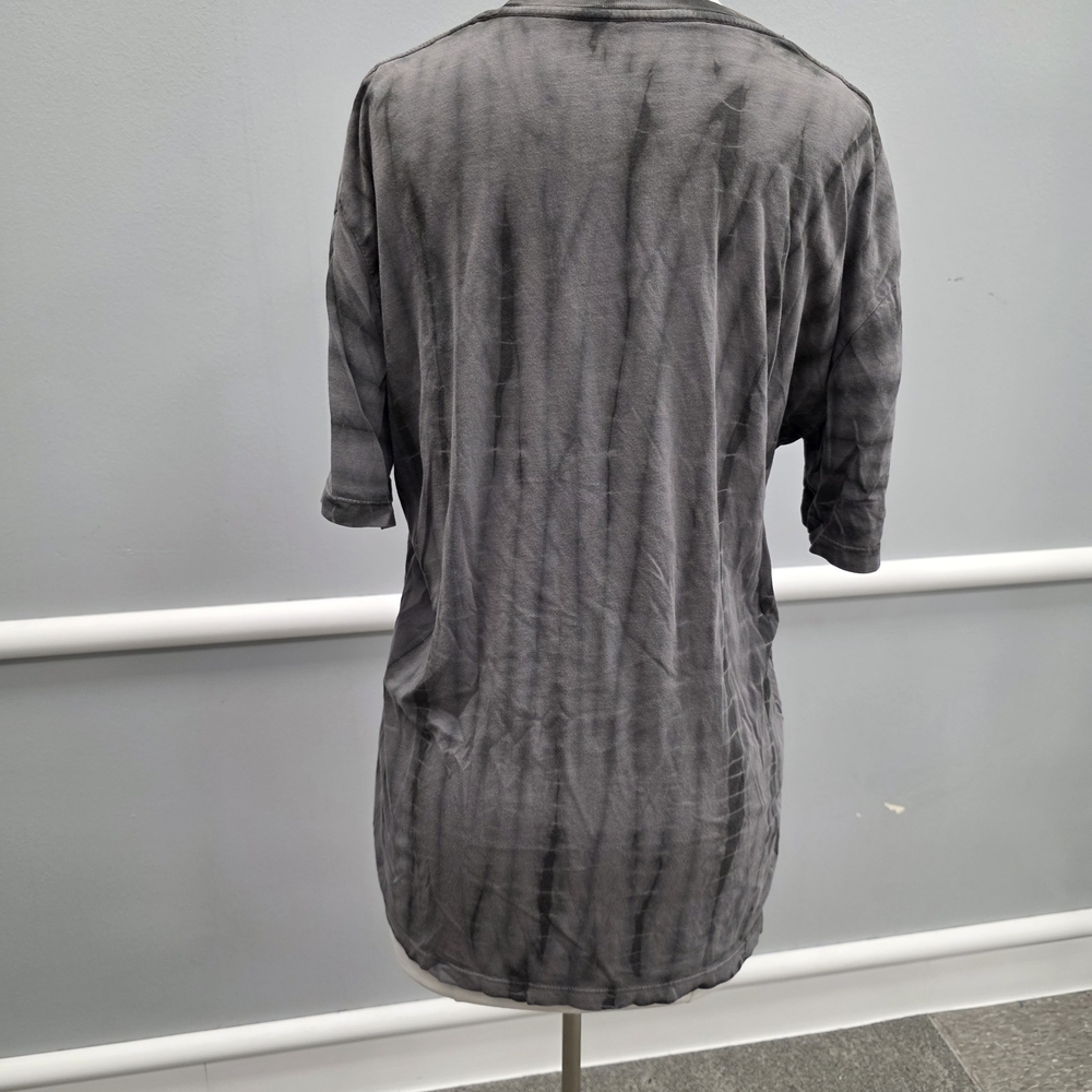 Men's Gray Tie-Dye Short Sleeve Tee - Picture 7 of 9